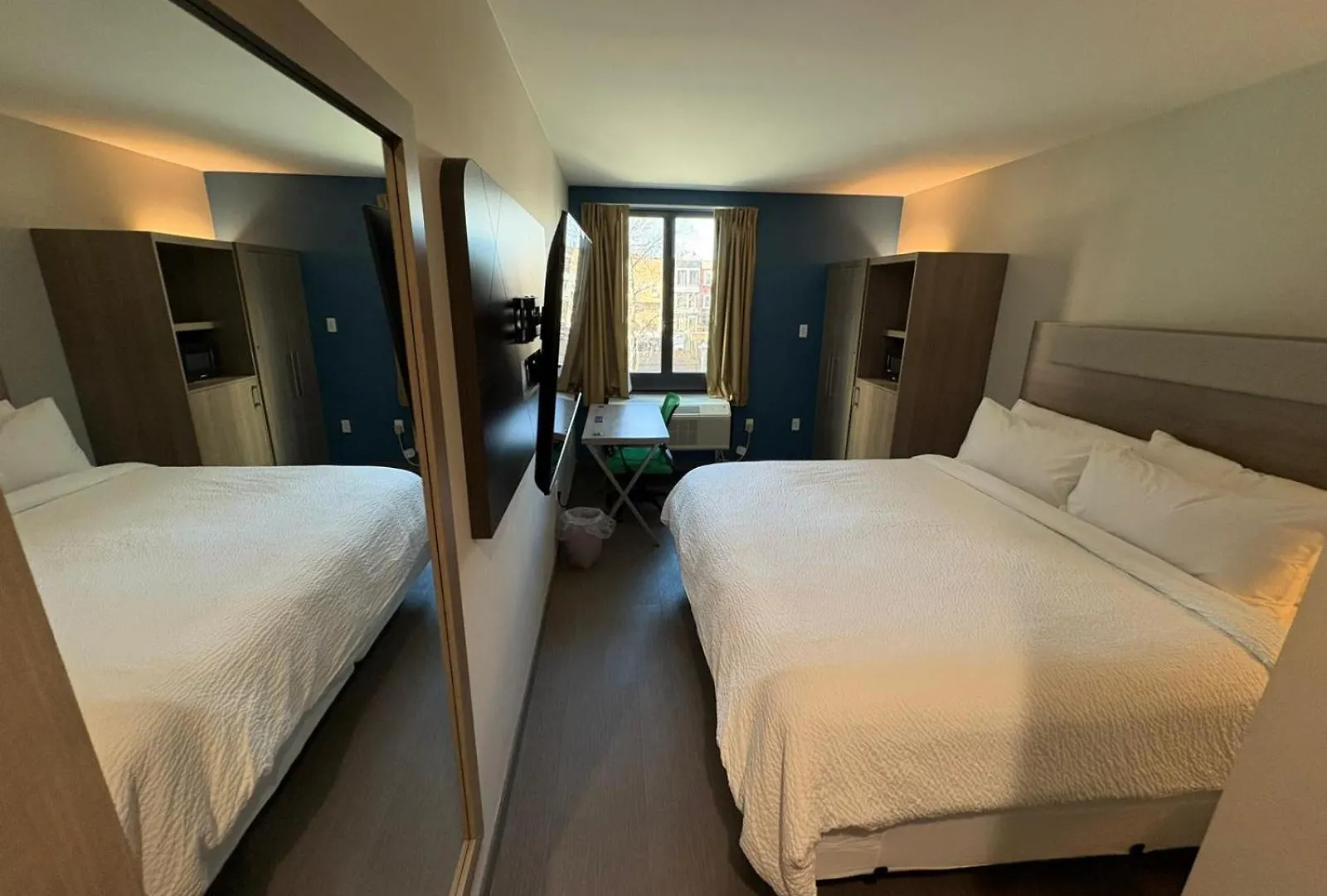 Holiday Inn Express & Suites New York 3*,  United States