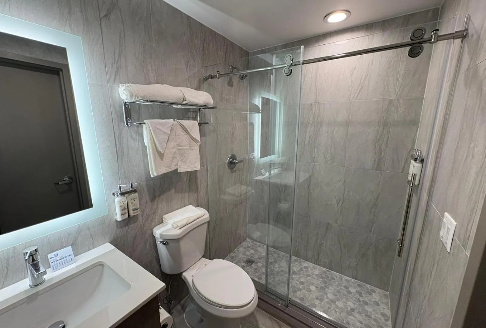 Holiday Inn Express & Suites New York Hotel