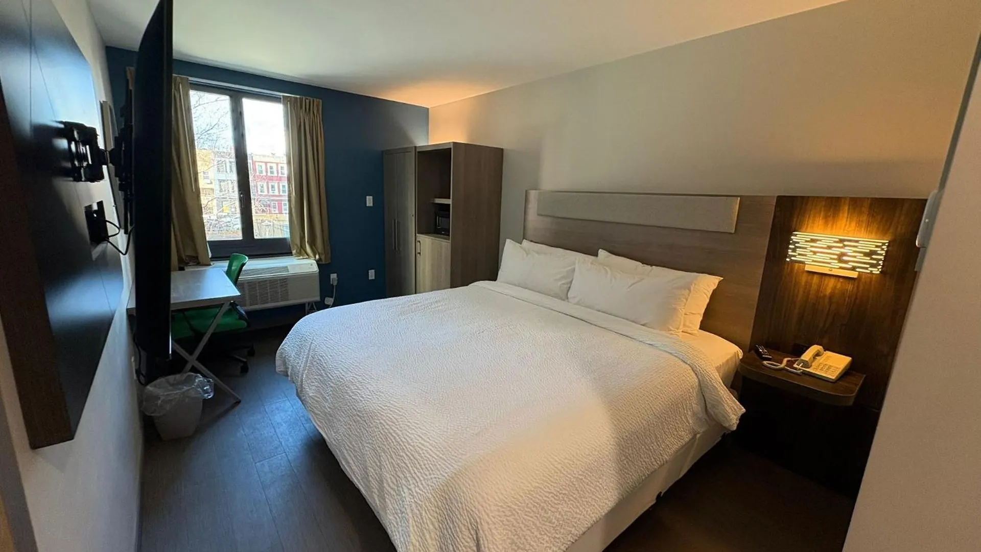 Holiday Inn Express & Suites New York United States