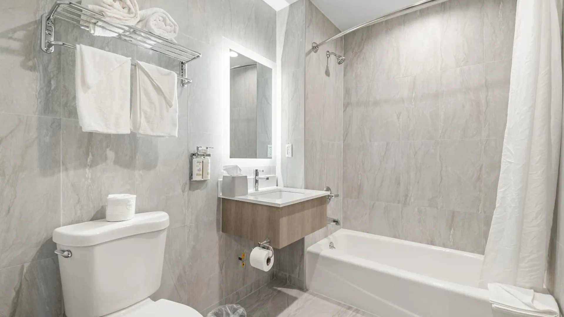 *** Hotel Holiday Inn Express & Suites New York Stati Uniti