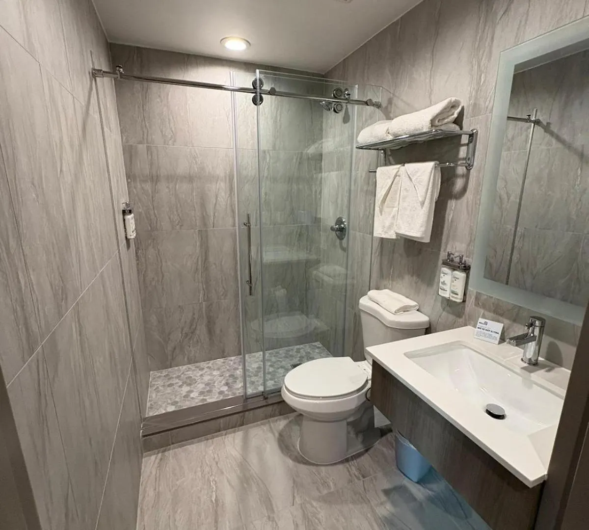 Holiday Inn Express & Suites New York